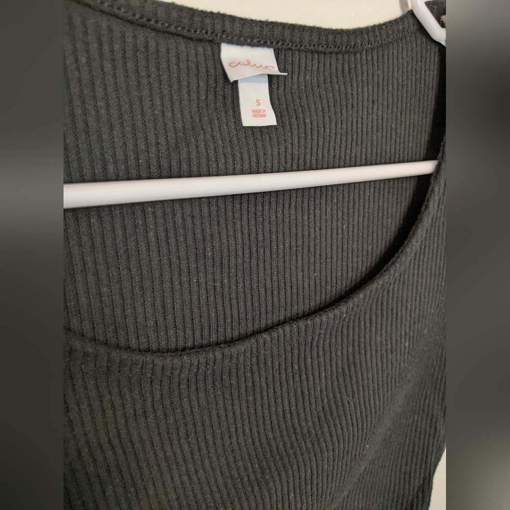 Black Ribbed Crop Top - Picture 3 of 4